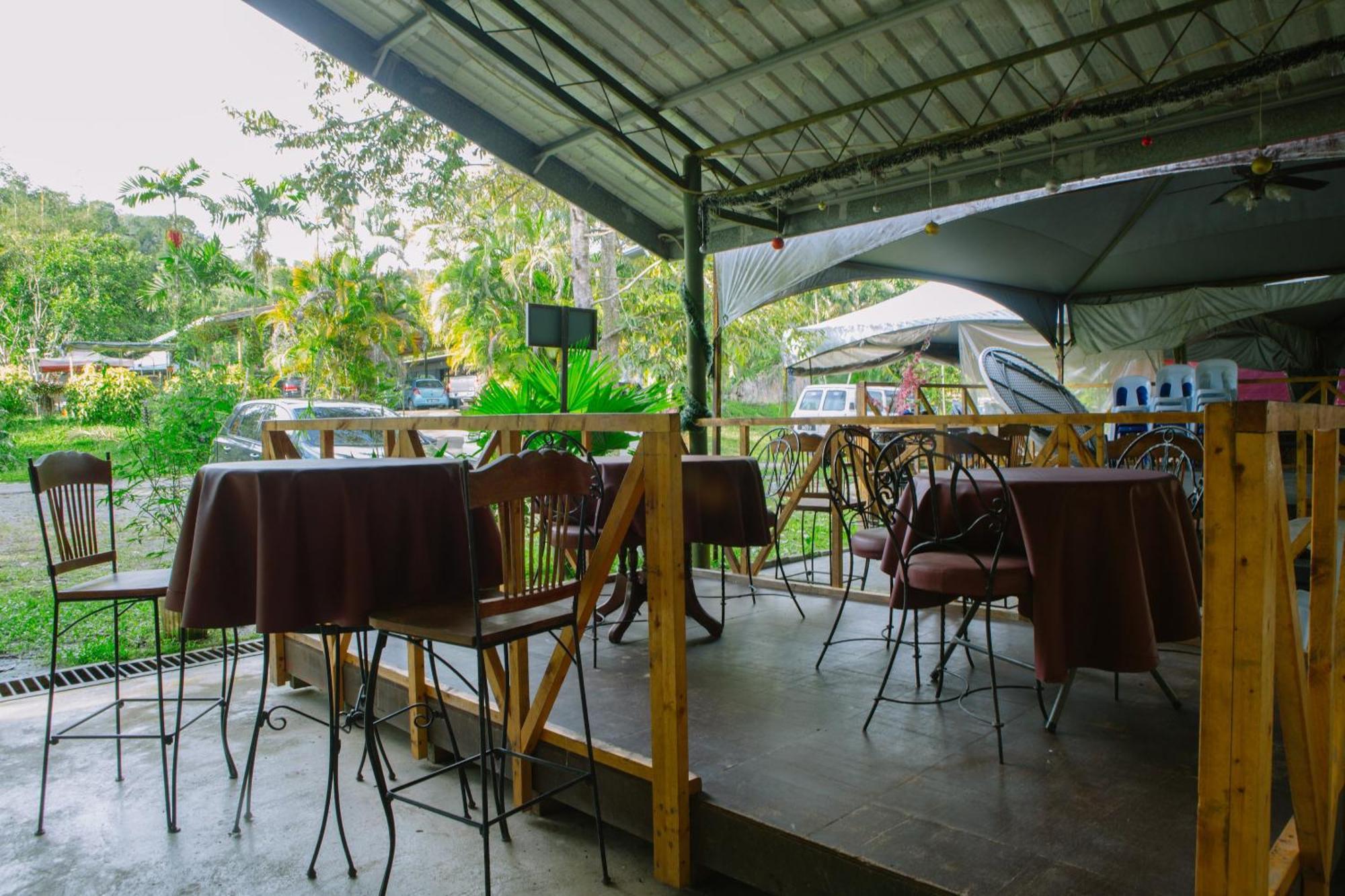Oyo 90037 The 7 Lodge Tambunan 외부 사진