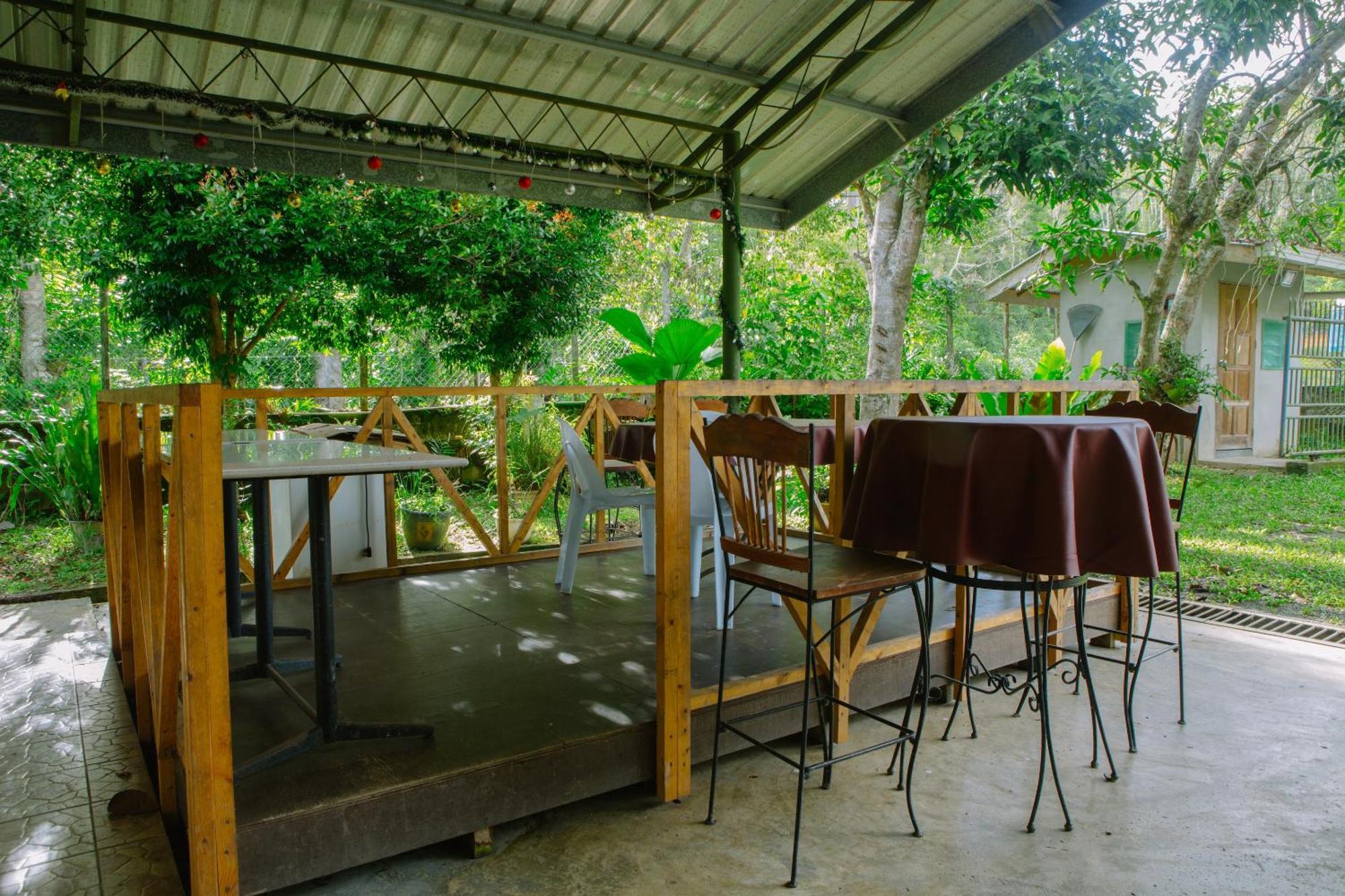 Oyo 90037 The 7 Lodge Tambunan 외부 사진