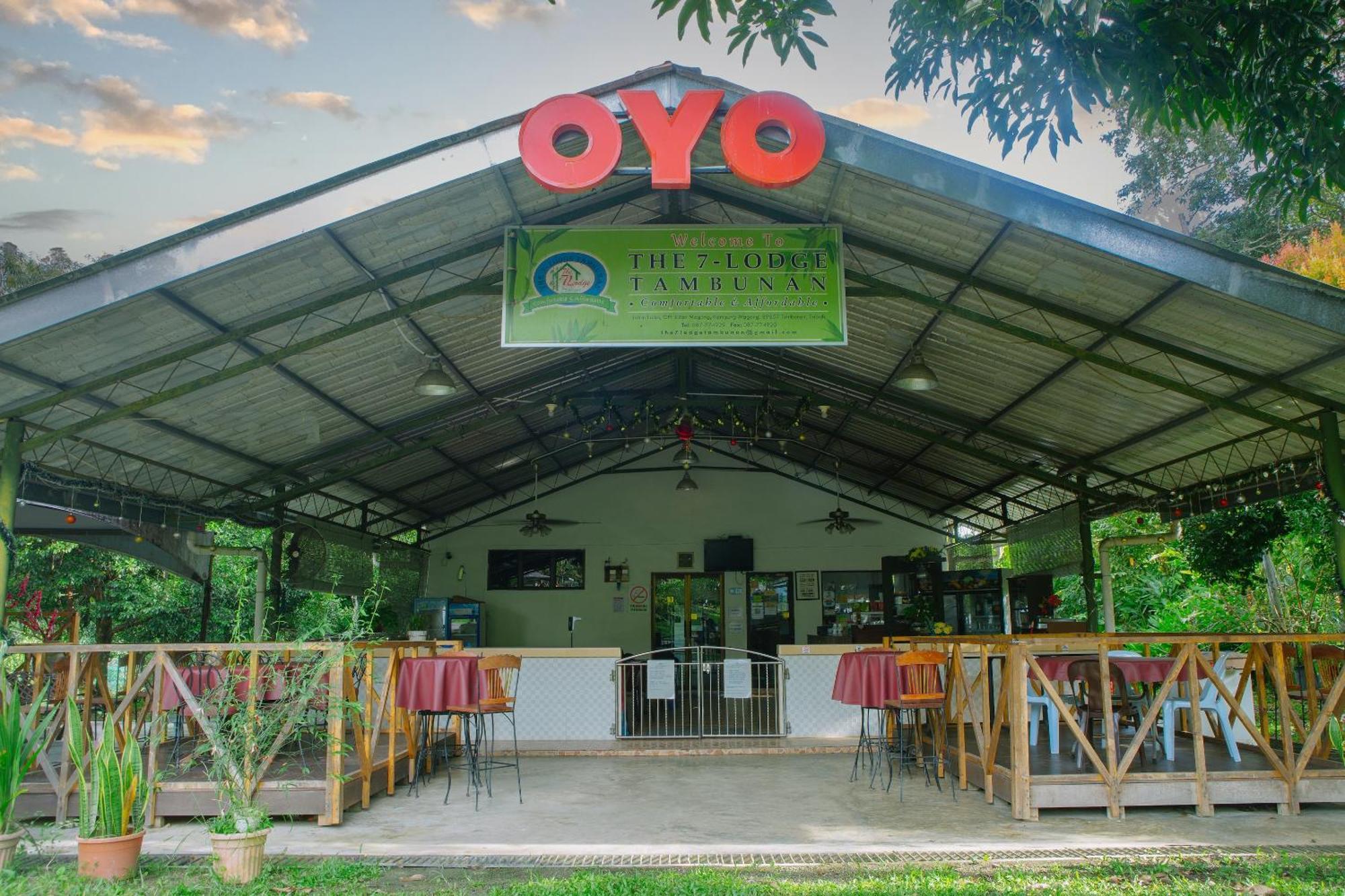 Oyo 90037 The 7 Lodge Tambunan 외부 사진